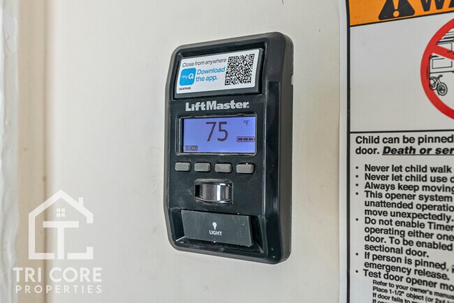 Building Photo - 143 E Lavalle Ct