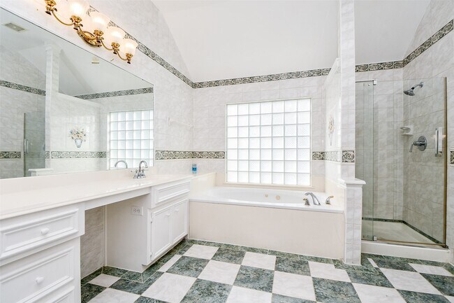 Building Photo - 12307 S Shadow Cove Dr