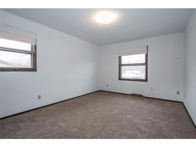 Building Photo - 15303 Trillium Cir