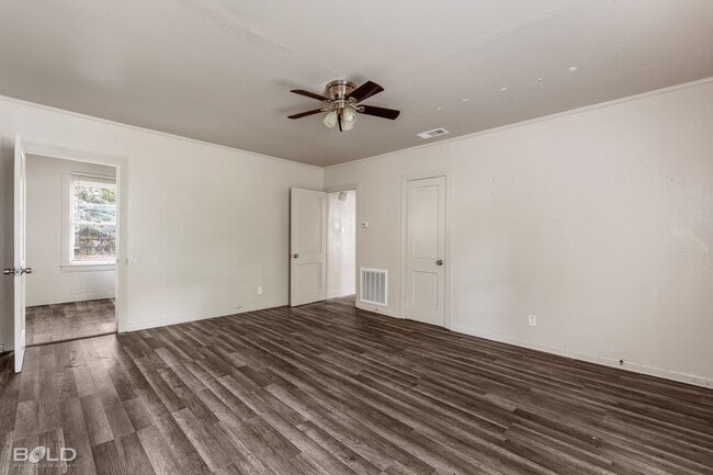 Building Photo - 3920 Huston St