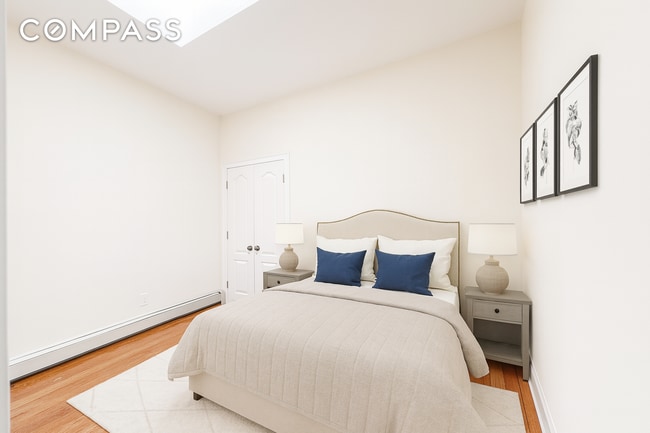 Building Photo - 37-15 Broadway