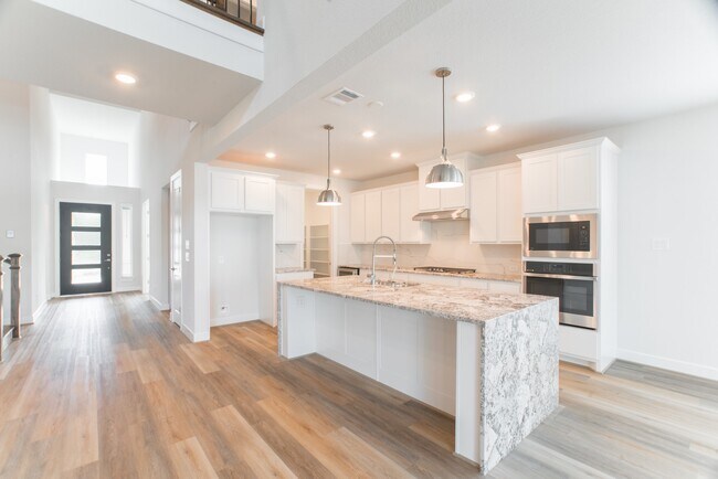 Building Photo - 11 Mariposa Wds Dr