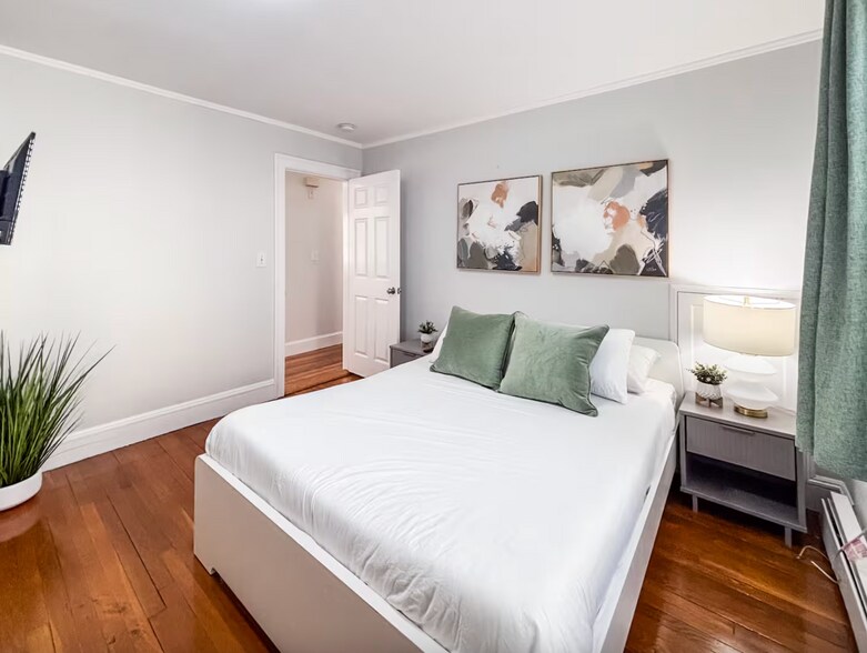 Building Photo - 65 Saint James Cir