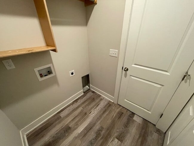 Building Photo - For Rent – Beautiful 3 Bed | 2 Bath Single...