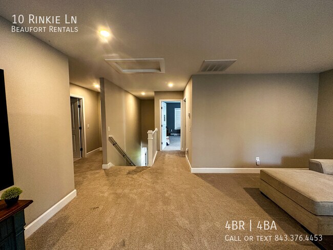 Building Photo - 10 Los Robles Rd