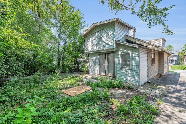 Building Photo - Fresh and Updated 3+ Bedroom Home