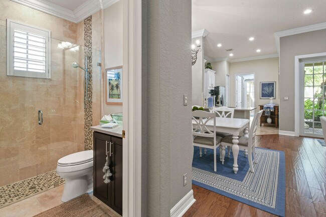 Building Photo - 167 Arklow Ave