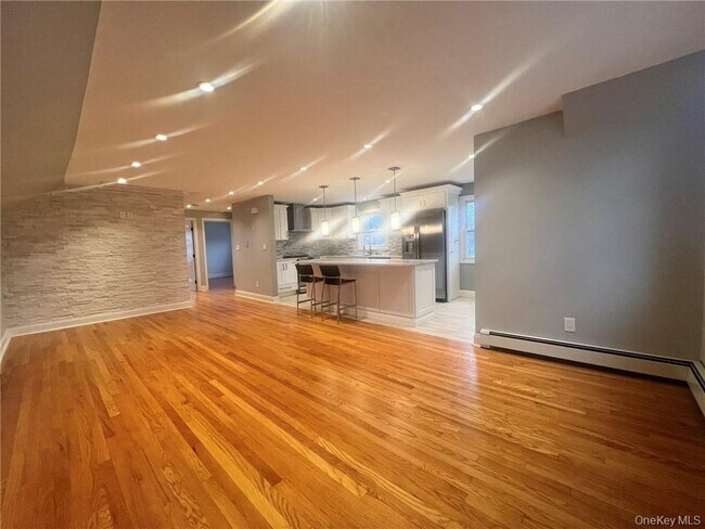 Building Photo - 36 Roanoke Ave