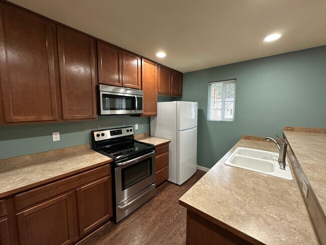 Building Photo - 1613 Burnside Pl