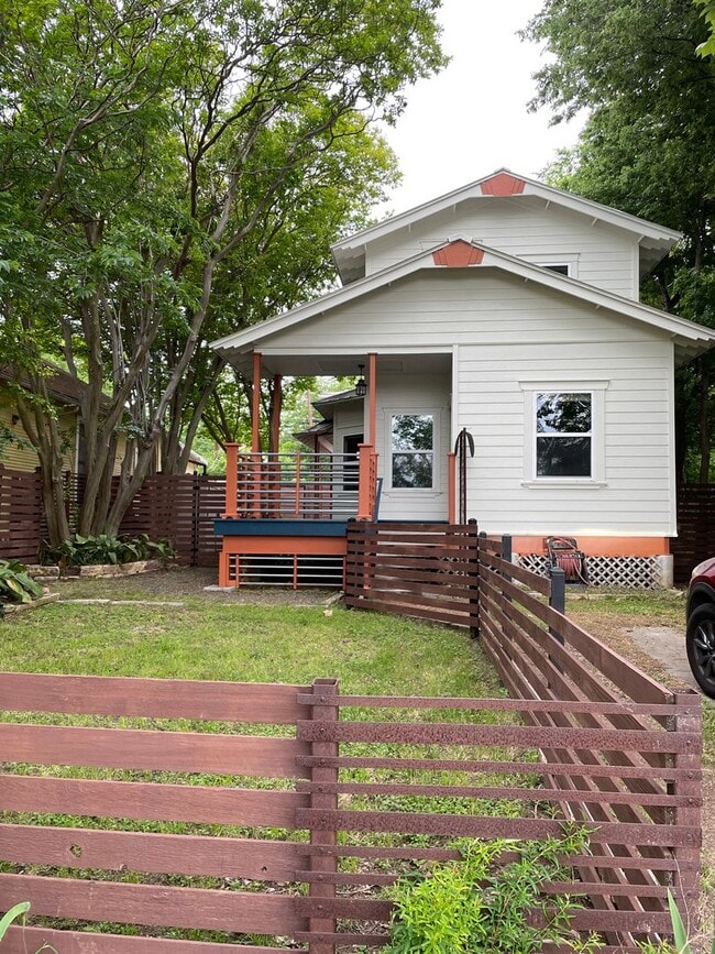 Building Photo - 4718 Depew Ave