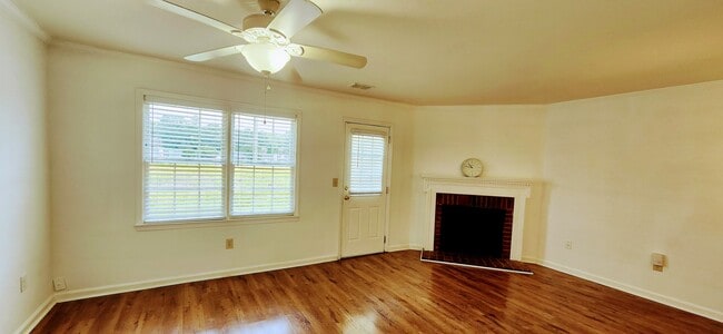 Building Photo - 5595 Executive Way