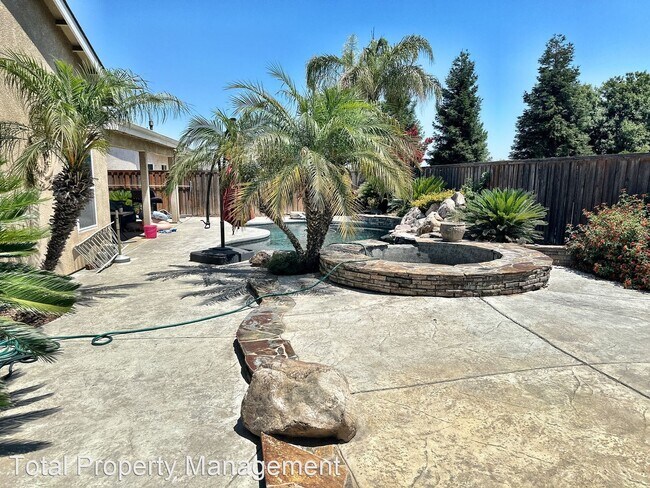 Building Photo - 4 br, 2 bath House - 826 Black Rock St.