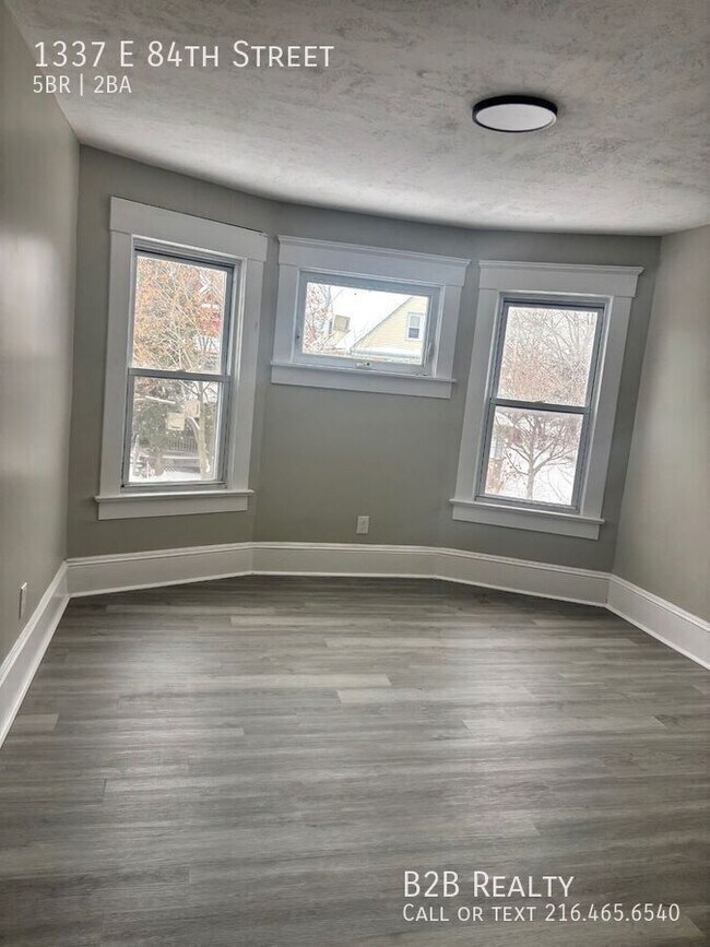 Building Photo - 1337 E 84th St