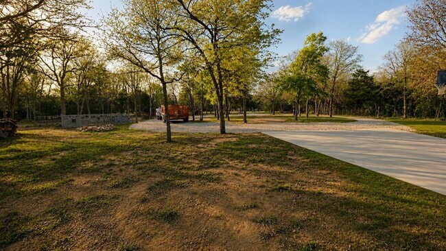 Building Photo - 141 Sendero Blvd