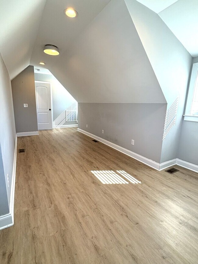 Building Photo - 9 Hanover St