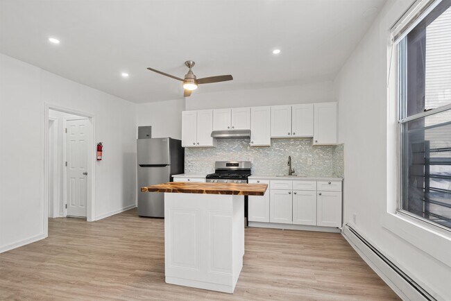 Building Photo - 149 Culver Ave