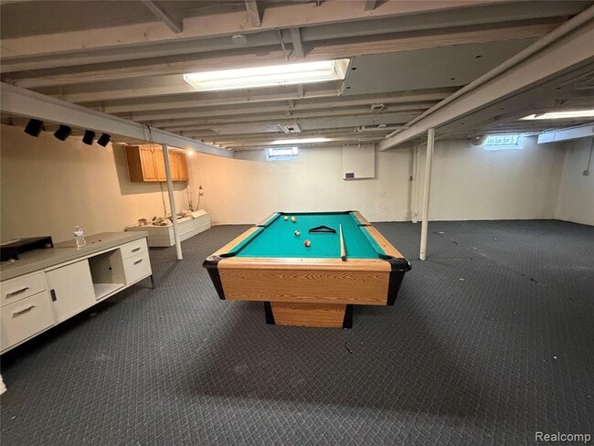 Building Photo - 48 Webb Ave