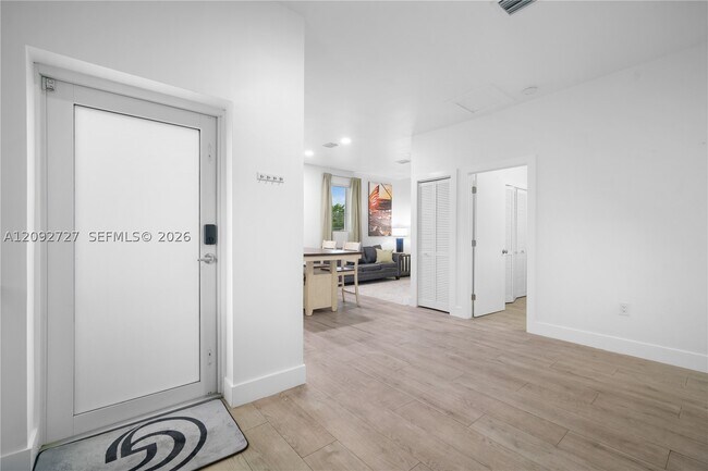Building Photo - 836 NW 33rd Ave