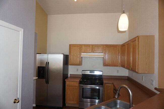 Building Photo - Great 4Bdm 2Ba single story home near U of A!