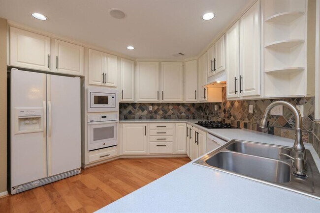 Building Photo - 47 E Greywing Cir