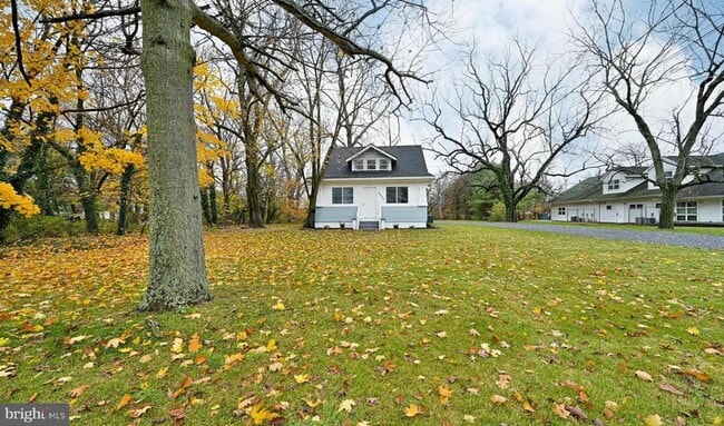 Primary Photo - 2531 E Chestnut Ave