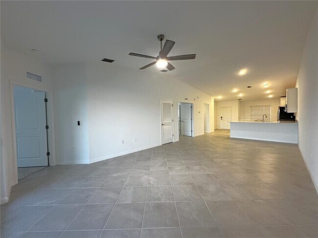 Building Photo - 14271 Heritage Landing Blvd