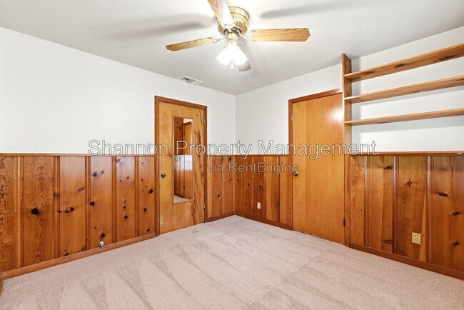 Building Photo - 8406 Highcrest Dr