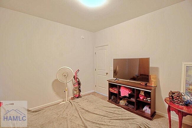 Building Photo - 1104 Marne Blvd