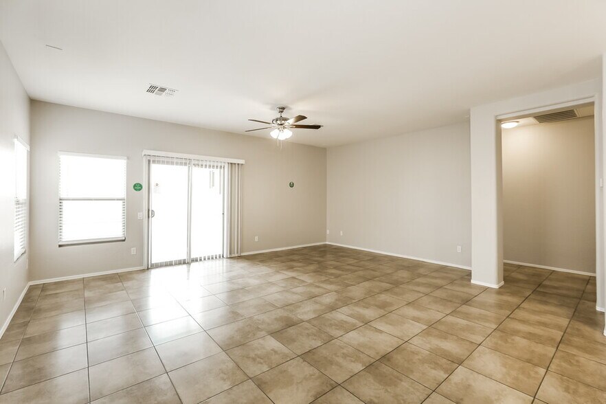 Building Photo - 5418 W Pollack St