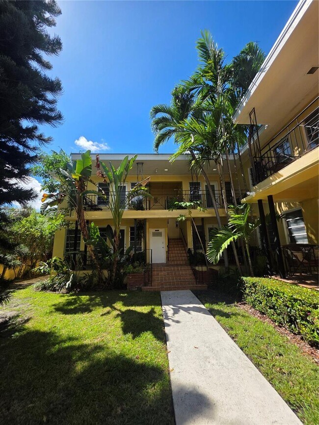 Building Photo - 8024 Harding Ave