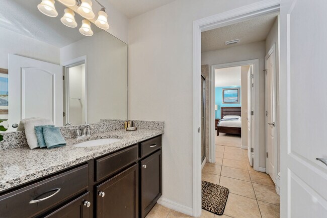 Building Photo - 8845 Rhodes St