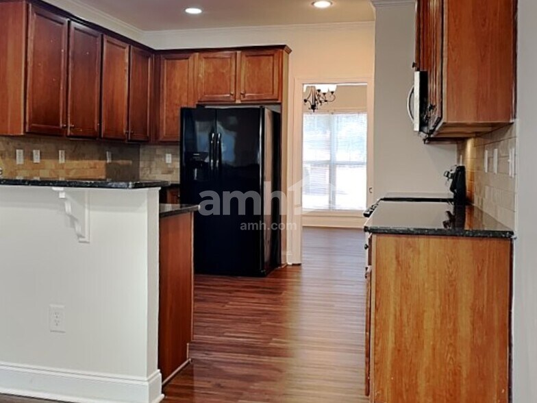 Building Photo - 483 Strawberry Walk