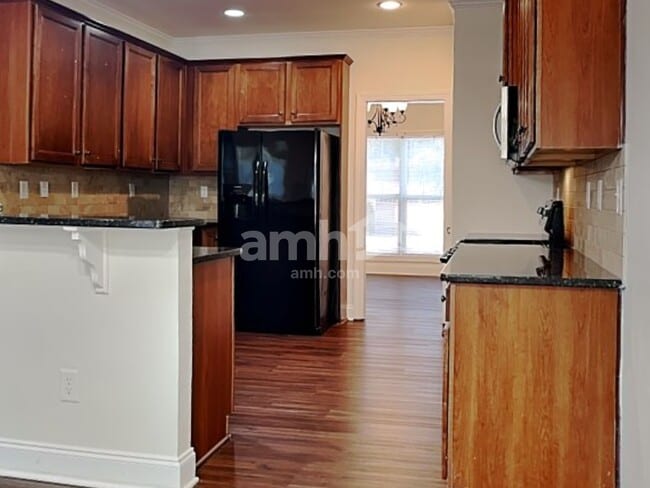 Building Photo - 483 Strawberry Walk