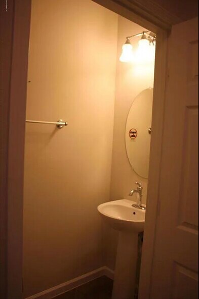 Building Photo - 14159 Mahogany Ave