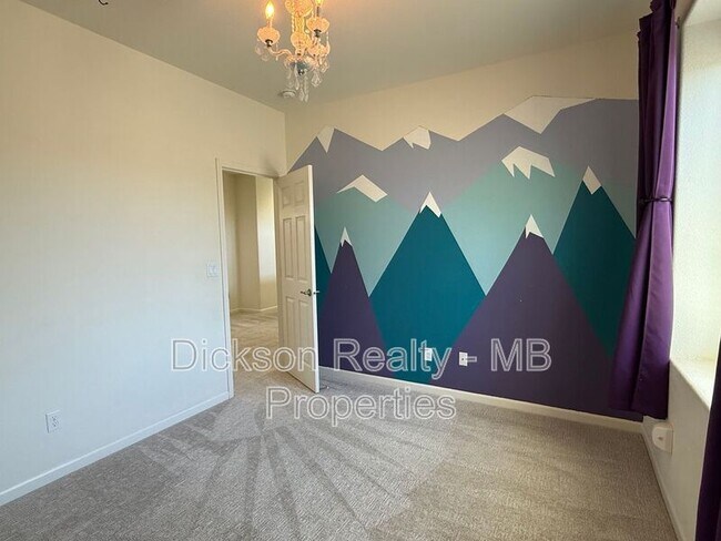 Building Photo - 10760 Ridgebrook Dr