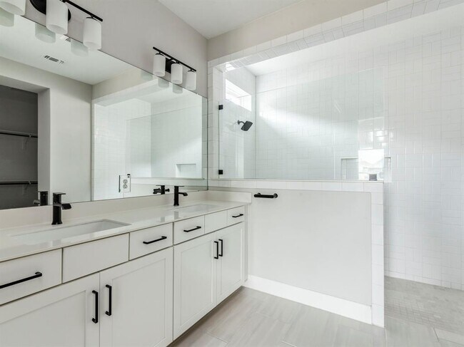 Building Photo - 8905 Centurion Path