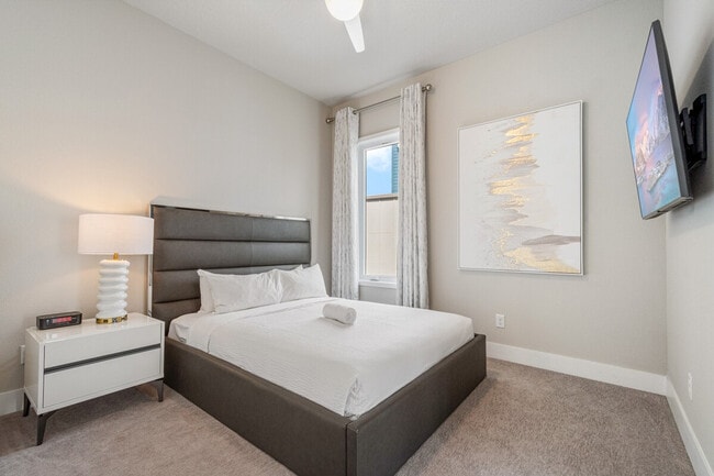 Building Photo - 7740 Sandy Ridge Dr