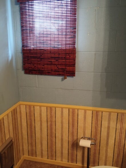 Building Photo - 1444 Simmons St