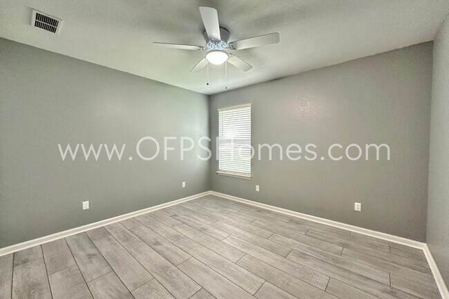 Building Photo - 245 Averitt Pl
