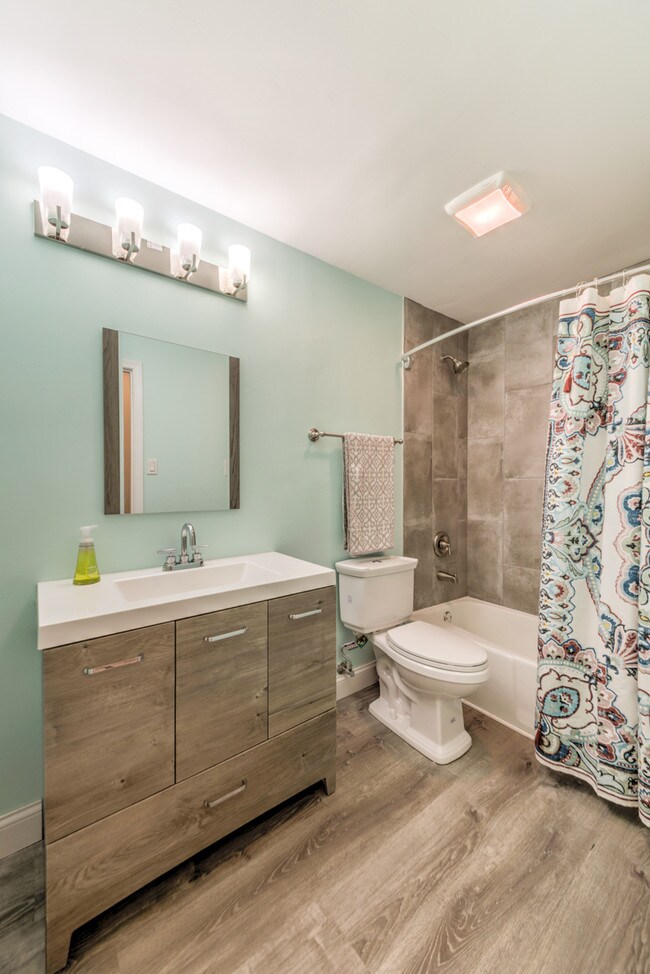 Building Photo - 3633 McRee Ave
