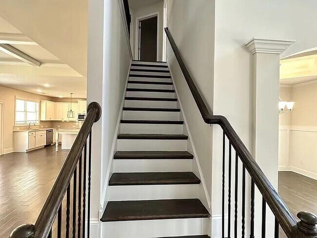 Building Photo - 1850 Silver Crst Wy