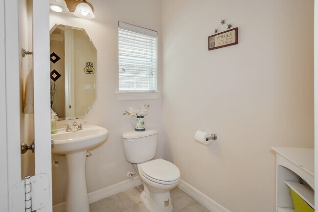 Building Photo - 1130 Sopris Dr