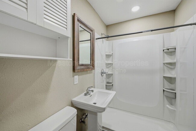 Building Photo - 514 S Chandler Ave