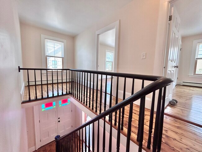 Building Photo - 32 Starr St