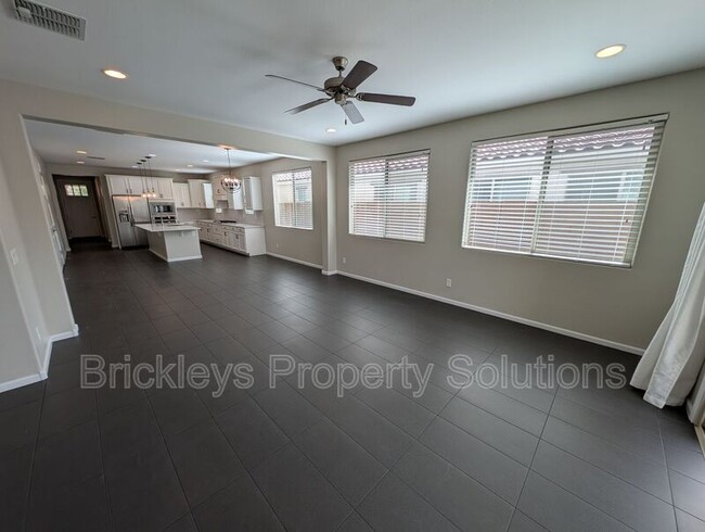 Building Photo - 10564 East Sebring Avenue
