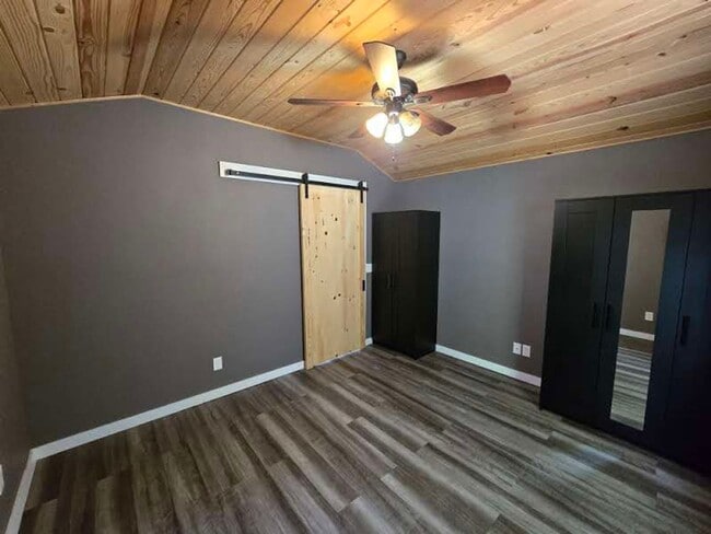 Building Photo - Charming 1-Bedroom Cottage West of Batesvi...