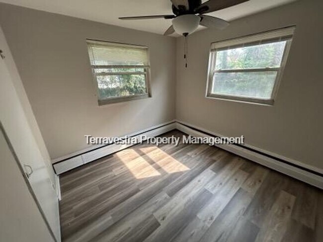 Building Photo - 6020 Highland Ave