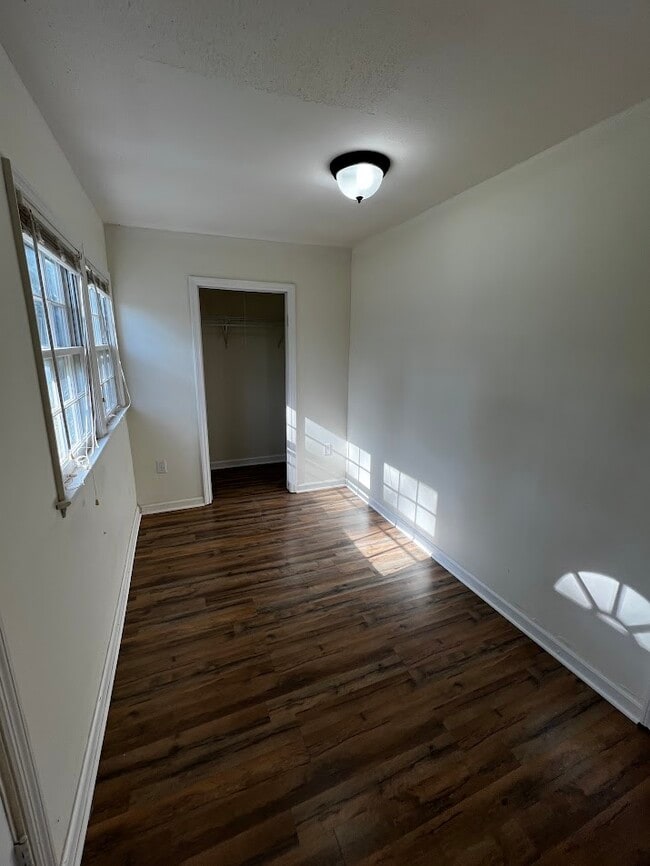 Building Photo - 215 S Skinner Ave