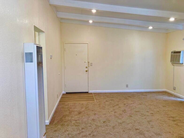 Building Photo - 907 Sharmon Palms Ln