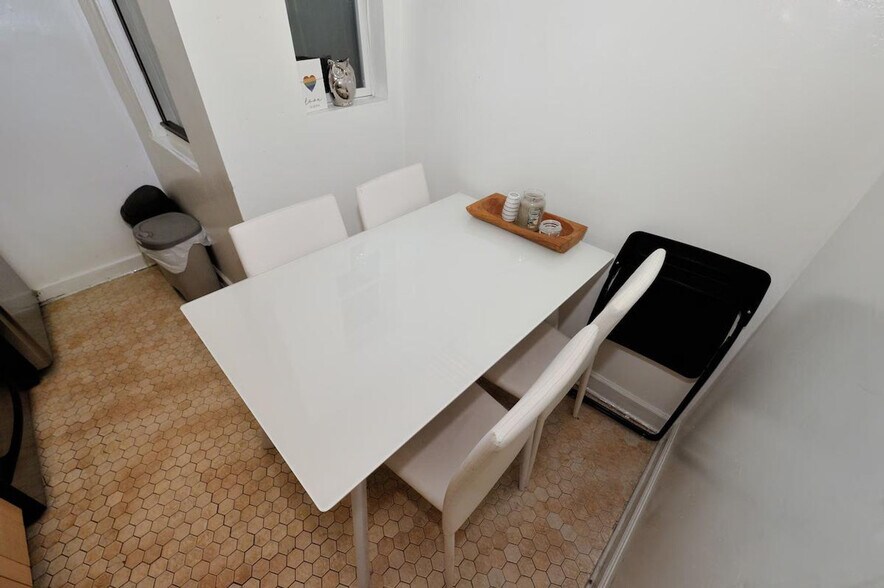 Building Photo - 444 First Ave Loop